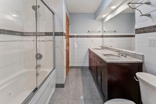 Building Photo - 2226 Shannondale Dr