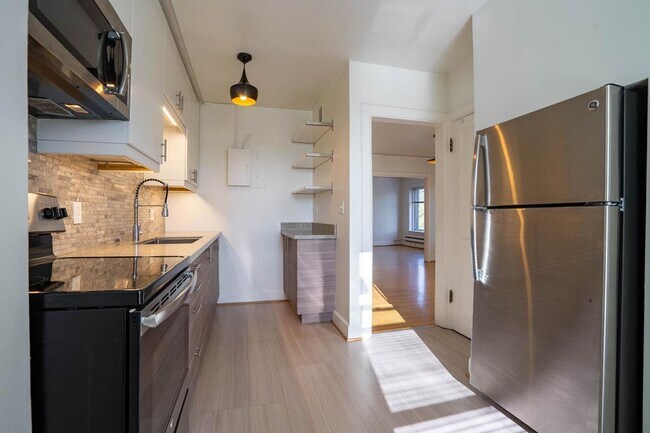 Building Photo - Roundcliffe - 2 bedrooms
