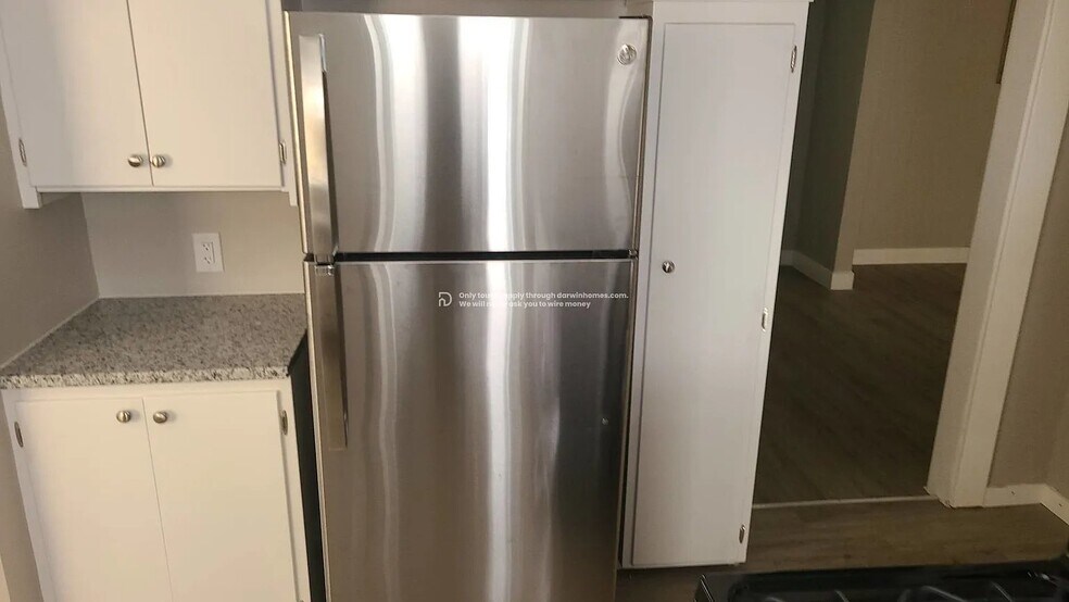 Building Photo - 909 Blaine Ave