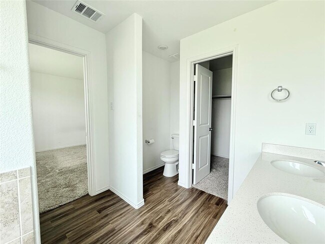 Building Photo - 140 Canley Lp