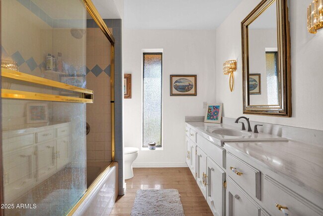 Building Photo - 426 E Carol Ann Way