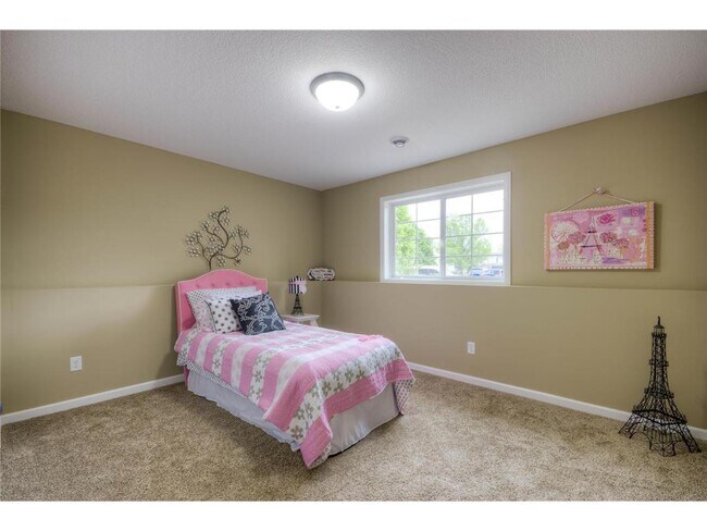 Building Photo - 9780 Jordan Ave NE