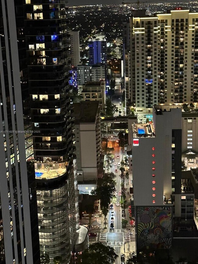 Building Photo - 951 Brickell Ave