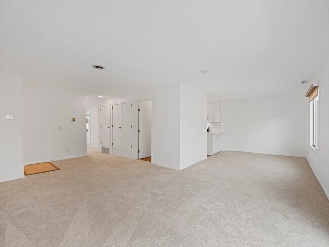 Building Photo - 18 Concord Greene