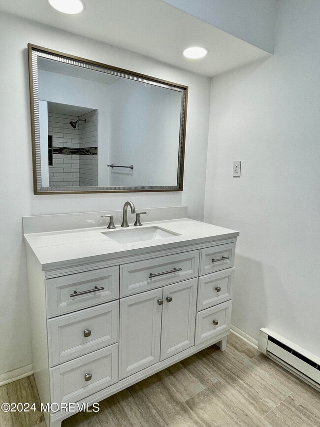 Building Photo - 175 Amberly Dr