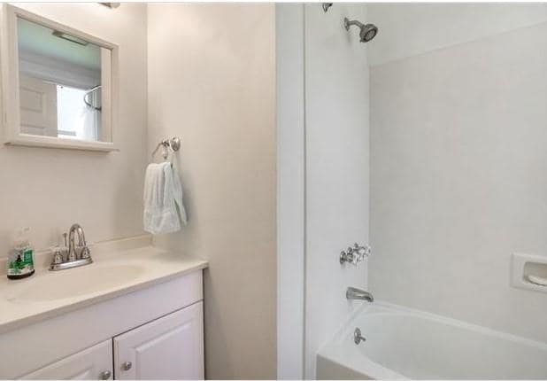 Building Photo - 5660 Ada Pl