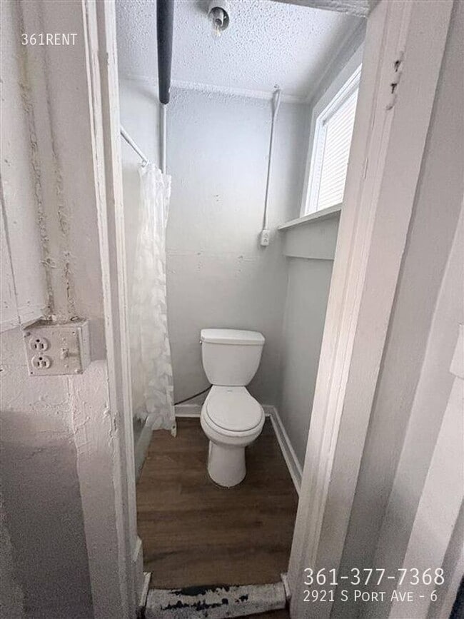 Building Photo - 2921 S Port Ave