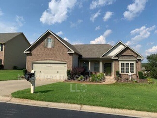 Primary Photo - 205 Silver Hawk Dr