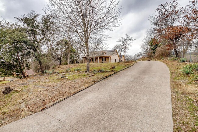 Building Photo - Country Living- Half Duplex-  3 Bed, 2 Bat...