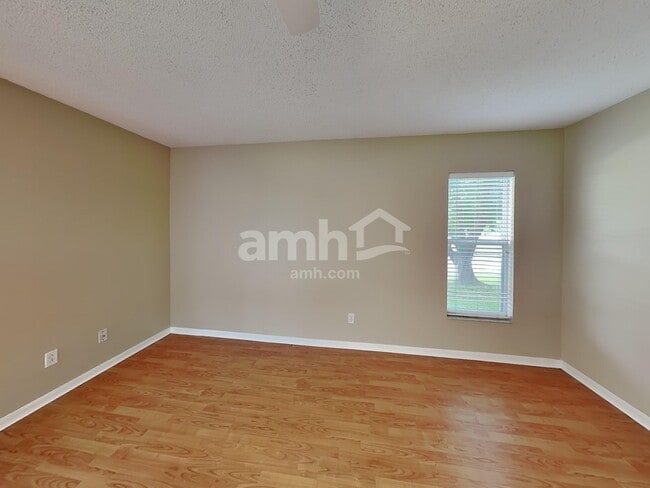 Building Photo - 12131 Woodglen Cir