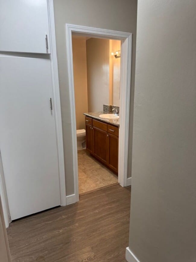 Building Photo - Newly Renovated 4 Bedroom 2 Bath home, wit...