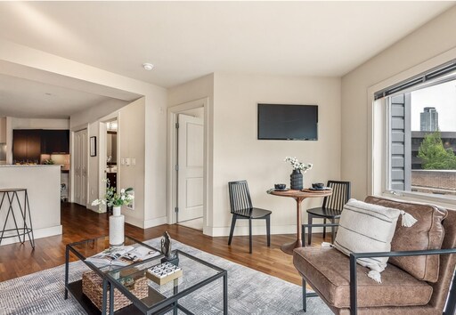 Building Photo - Stunning 1 bed condo in desirable Belltown and Lower Queen Anne! Available 3/7/26!