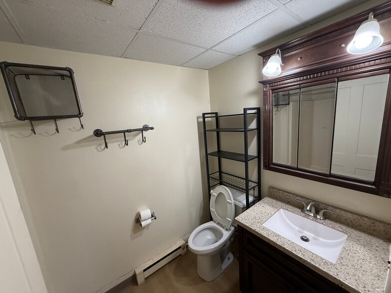 Building Photo - 181 Main St