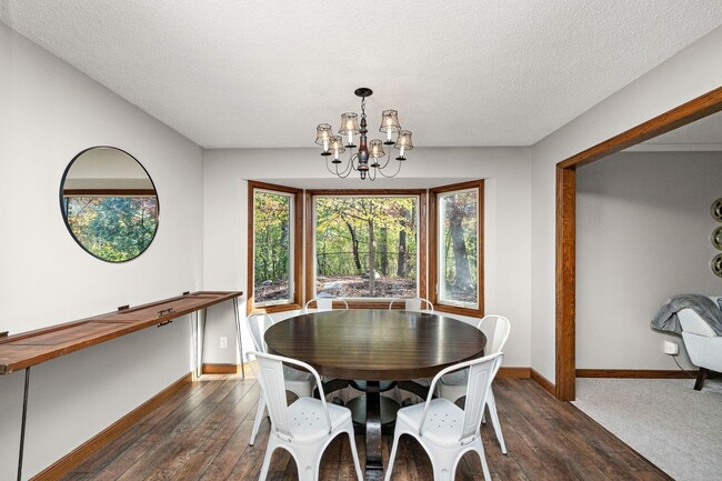 Building Photo - Stunning Remodeled 4BR Home w/ Pond View &...