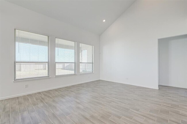 Building Photo - 2223 Rustboro Dr