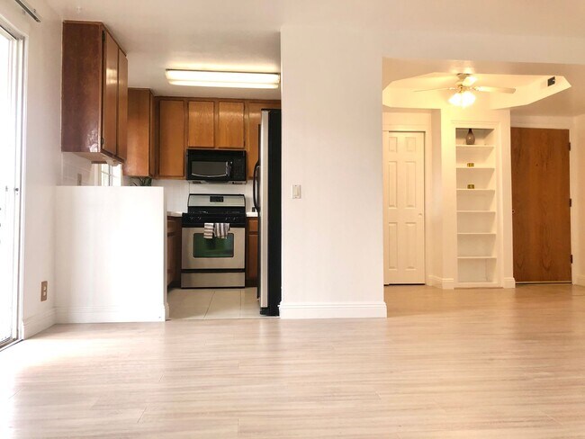 Building Photo - Coming Soon!! Live in the heart of Downtow...