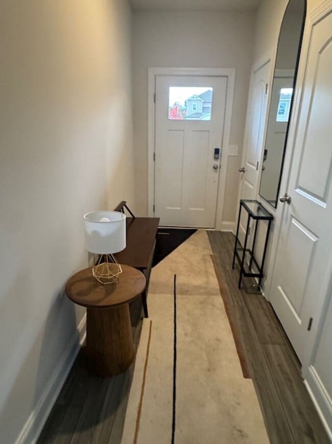 Building Photo - Beautiful newer home with 3 bedrooms, 2.5 ...