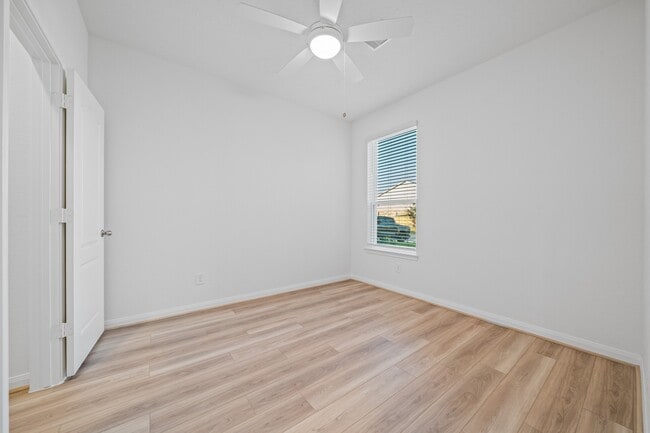 Building Photo - 15719 Autumn Chicory Dr