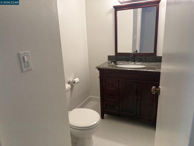 Building Photo - 585 Mt Dell Dr