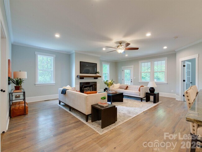 Building Photo - 326 State St