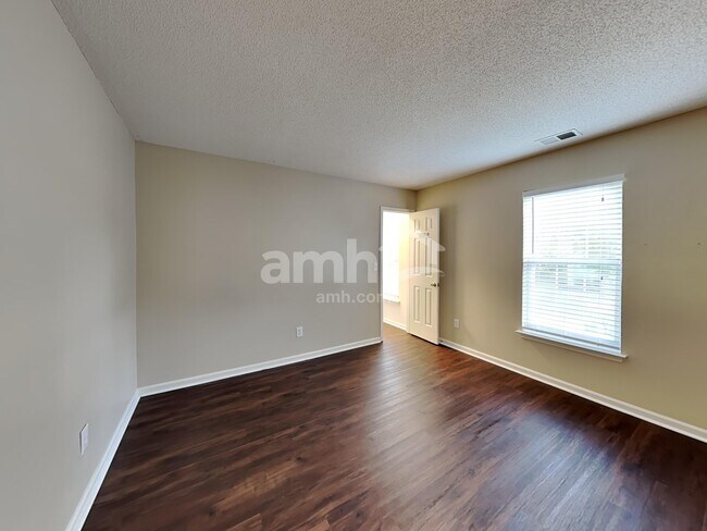 Building Photo - 13324 Damson Dr