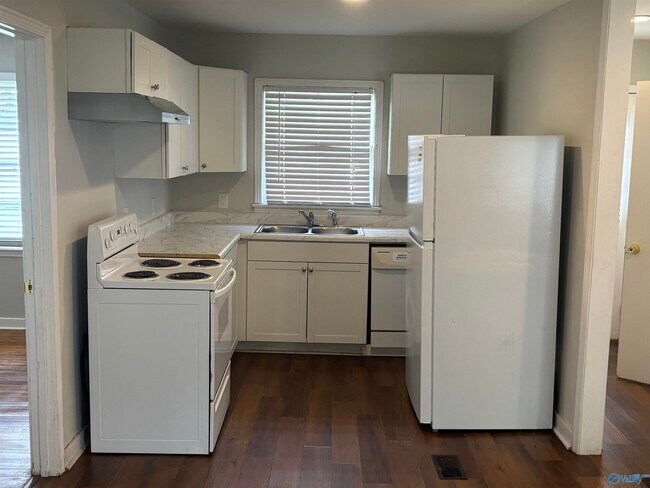 Building Photo - 312 Orange Cir