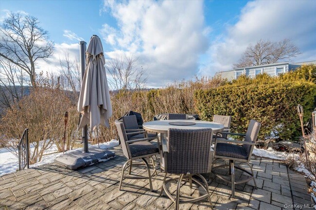 Building Photo - 179 Serrano Ave