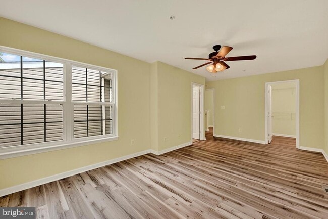 Building Photo - 713 English Ivy Way