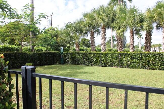 Building Photo - 4536 E Aqua Bella Ln