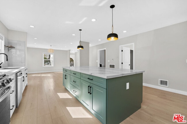 Building Photo - 2214 Benecia Ave