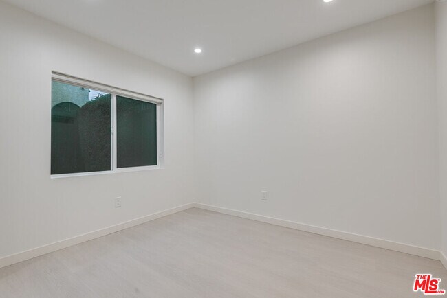 Building Photo - 8710 Chalmers Dr