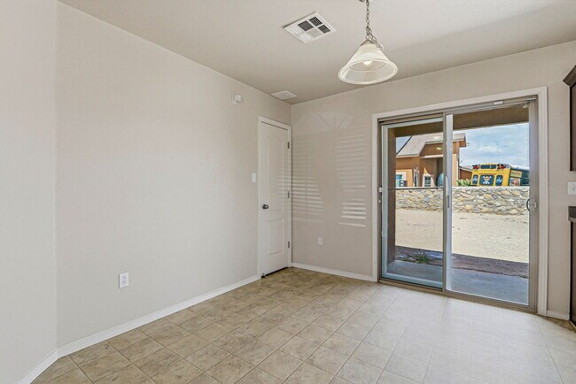 Building Photo - 14160 Lasso Rock Dr