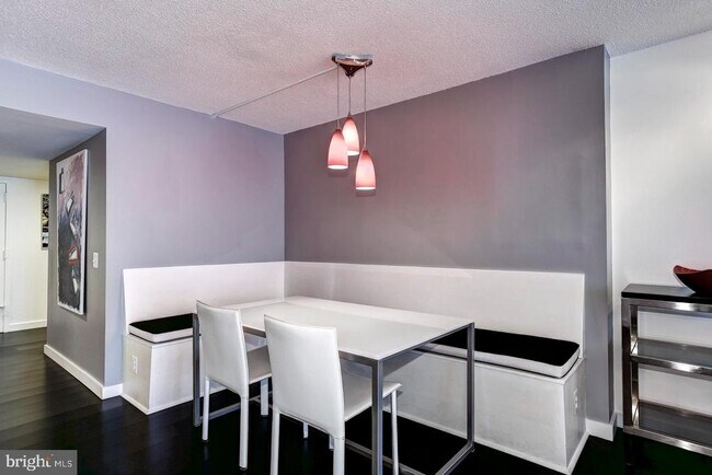 Primary Photo - 1015 33rd St NW