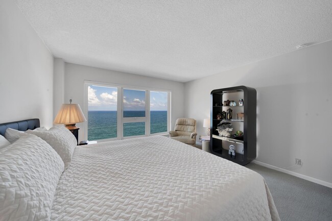 Building Photo - 2066 N Ocean Blvd