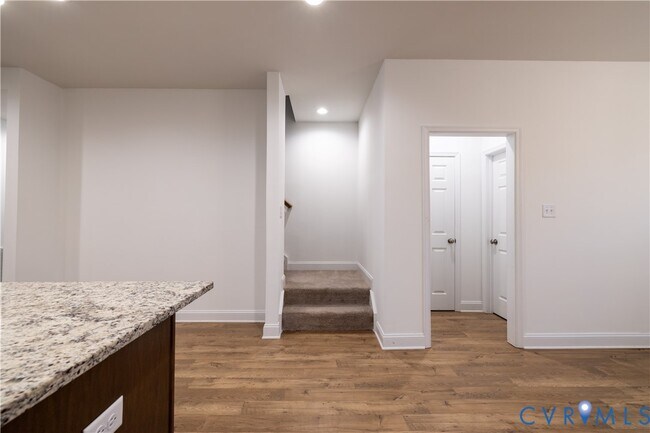 Building Photo - 6932 Leire Ln