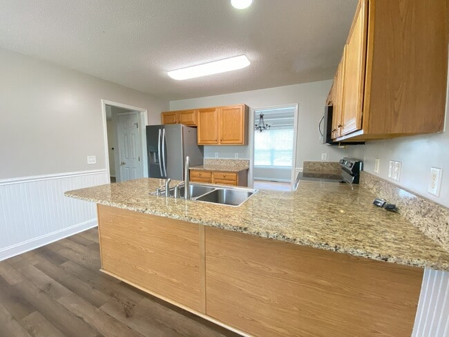 Building Photo - 346 Cresthaven Dr