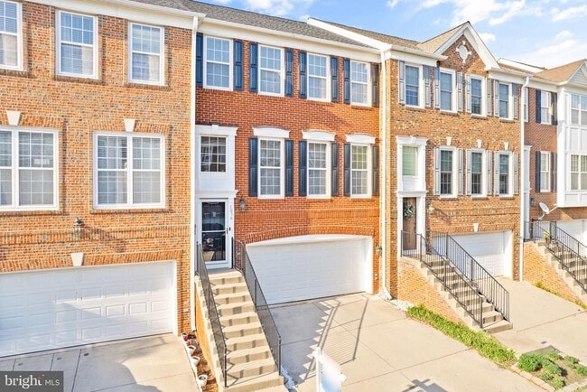 Building Photo - 7056 Courtyard Way