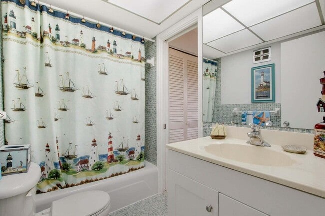 Building Photo - 120 Lehane Terrace