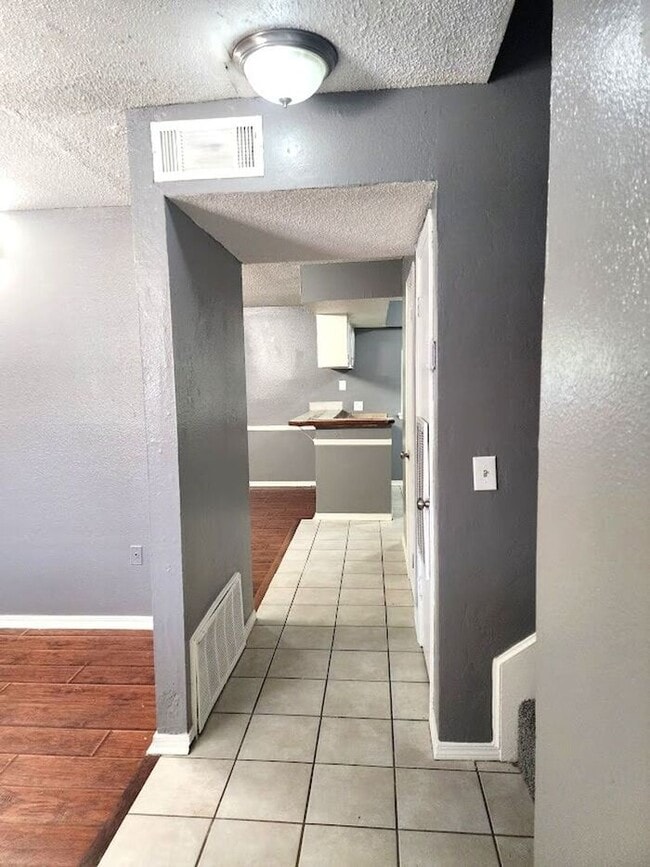 Building Photo - 3 Bed 2.5 Bath Apt NW OKC