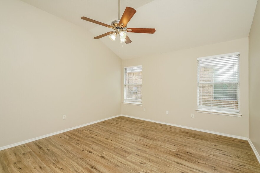 Building Photo - 8921 Tumbleweed Dr