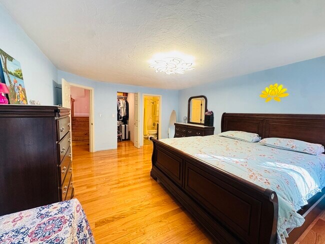 Building Photo - 237 South St