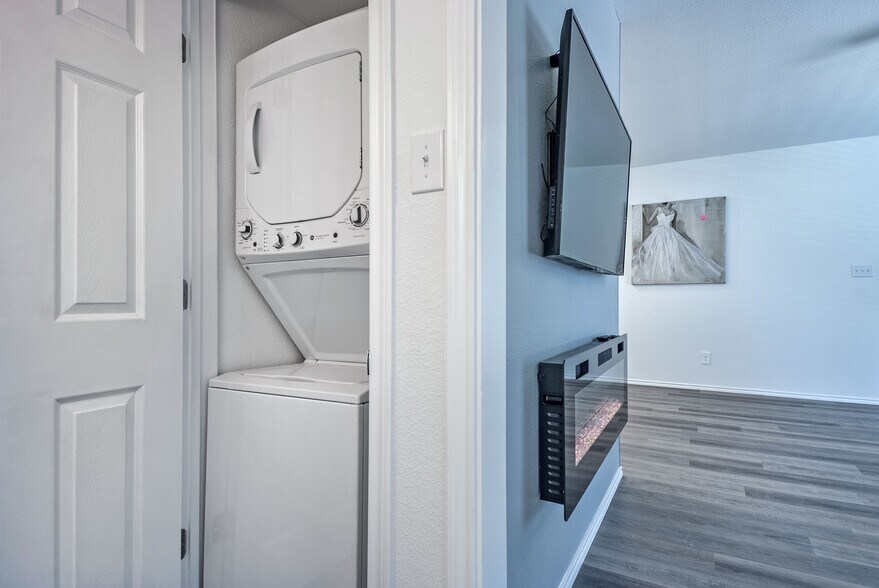 Building Photo - 11234 Park Central Pl