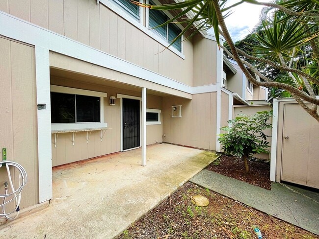 Building Photo - Pet Friendly Kaneohe Townhouse with A/C