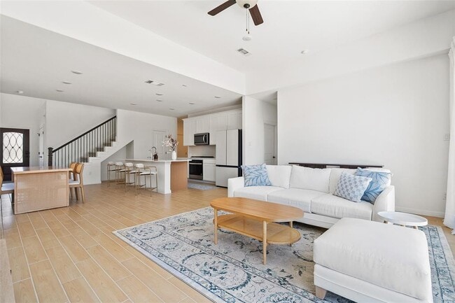 Building Photo - 304 Regatta Trl