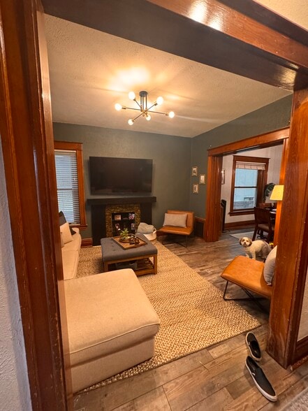 Living Room - 2415 N Vine St