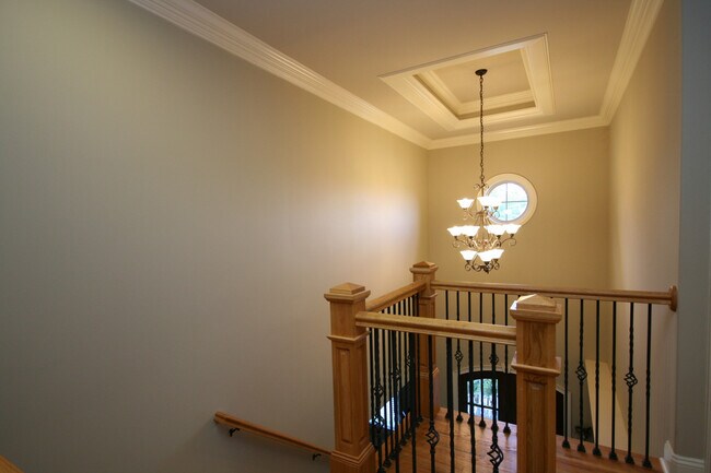 Building Photo - 27 Carriage Hill