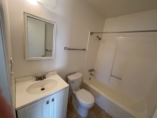 Building Photo - (OTM) 520-550 Summer [PRM: Marlene] (4)