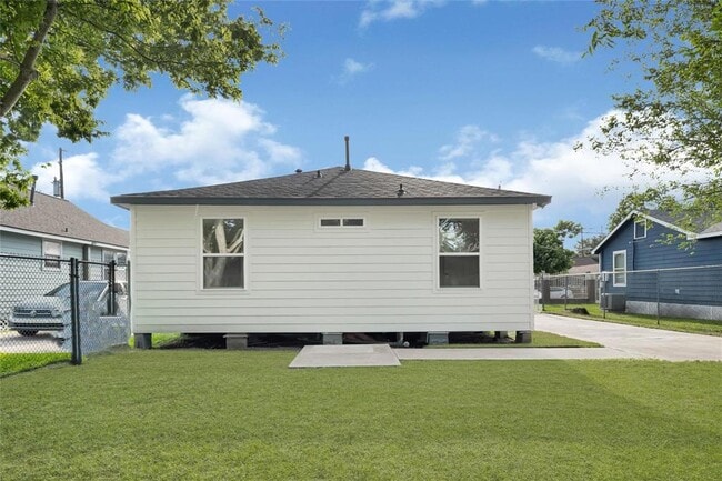 Building Photo - 3910 Cetti St