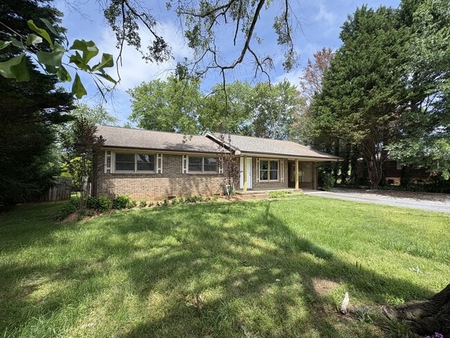 Building Photo - 4077 Brookfield Dr