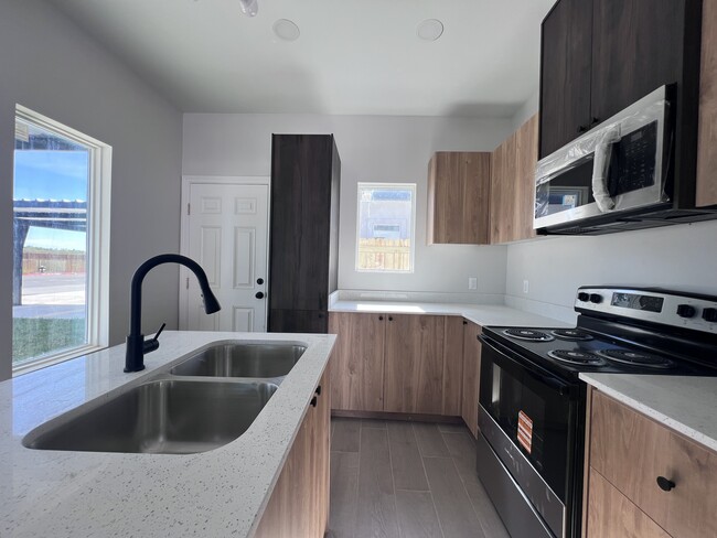 Building Photo - 2900 S Links Dr